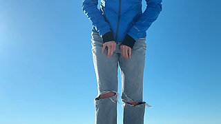 Walking on the Beach Calls for a Quick Orgasm!