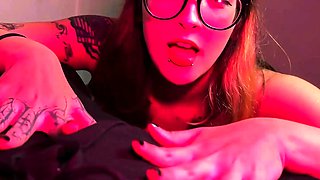 Sexy Latina takes off and twerks naked, providing the best