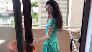 The nanny can't cope with her duties - but she's an expert in sex! - Crazy Sex on the Balcony