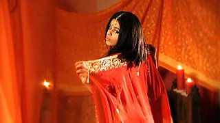 Bollywood Queen Of Erotic Dance Sexy MILF