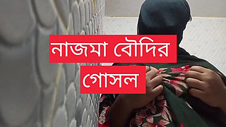 Indian Nazma Babhi Showing Her Boobs When She Taken Shower