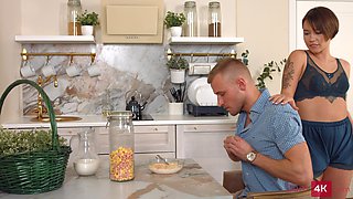 Jennifer Flex - 4K - Ardent Anal in Kitchen Before Work