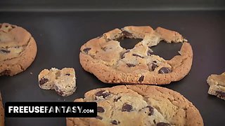 Freeuse fantasy - enrapturing lady gets her pussy eaten and nailed foolish while cooking on livestream