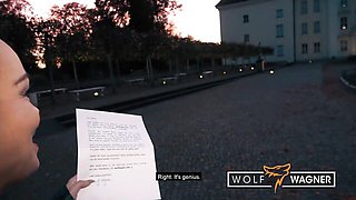 Femme fatale Ronny Rosetti's public action