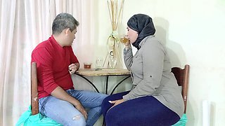 Thick Arab Girl Receives a Big Load of Cum in Her Pussy