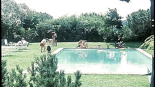 They Celebrate the Birthday of a Friend with a Great Orgy by the Pool