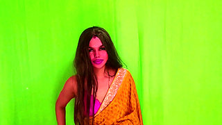 Indian Bhabhi Priyanka Was Fucked Hard by Photographer in Between a Saree Photoshoot