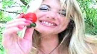 Blonde is flashing her big boobs in the outdoors