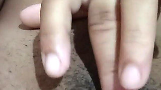 Moreninha Masturbando Gostoso