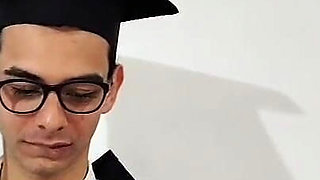 Entiado Não Foi Festa De Formatura Para Colocar Seu Pênis Minúsculo Na Bunda Da Madrasta