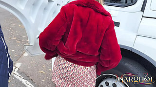 Sexymarghot Public Truck Fuck: Amateur MILF Blowjob & Riding in Parked Cab