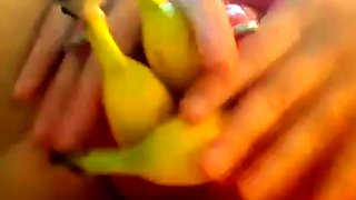 Extreme Pussy Pumping: Banana Fist on Webcam