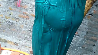 Sadia Is a Very Sexy Girl Shows His Pussy