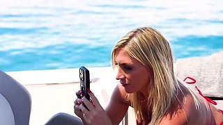 Lena Coxx & The Queen Horny Foursome