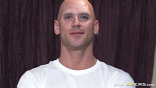 Showin' Skin To Mr. Sins With Johnny Sins, Franceska Jaimes - Brazzers