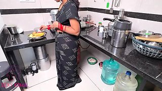 Sexy Komal with 1 Lakh Followers Fucks Cucumber and Jeth Ji - Indian Aunty Doggystyle & Cowgirl Homemade