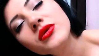 Super Squirter Brunette Masturbates on Webcam