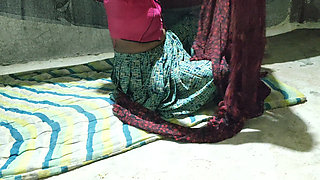 Seeing her alone, the father-in-law fucked the beautiful daughter-in-law that the Gujarati desi sister-in-law