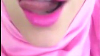 Hijab turkish Kopftuch Hure zeigt Titten