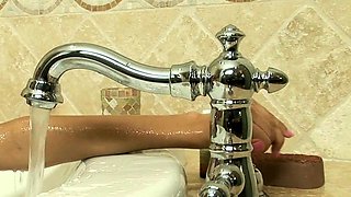 Solo Amateur Latina Teen With Big Boobs on Webcam