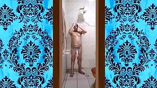 O Meu Banho Gostoso Com o Pau Duro 001