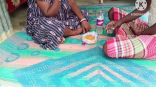 Desi Bhabhi Ne Daru Pilaya