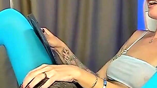 Broken Pantyhose Here Again!