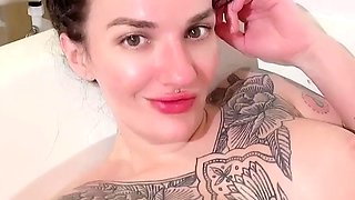 Amateur Webcam Babes Going Solo