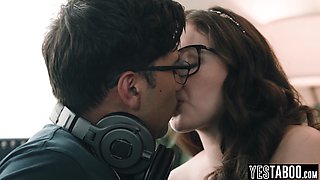 Curvy ass stepsis tricks and fucks stepbro