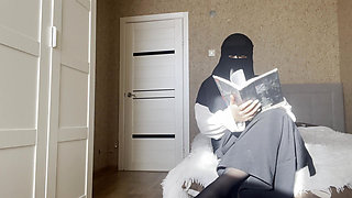 Arab Stepmom with Big Ass in Pantyhose