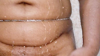 Indian Desi Aunty Bathing Video