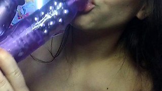 Amateur brunette double toying on webcam
