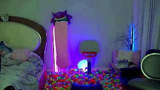 This large amateur cam girl has some very big boobs