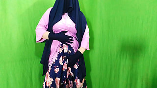 Indian housewife sex in Hindi audio story