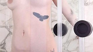 Hot amateur blonde pregnant toying her pussy solo