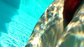 Underwater Fuck in the Pool