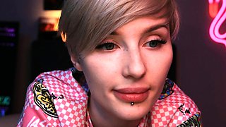 Blonde tight pussy babe solo toy fun in glamour masturbation