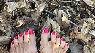 Melove Sexy Small Feet with Red Toe Nails in Leaves