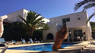 Glamour blonde babe outdoor deepthroat