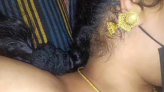 Green colour saree aunty hot romance viral video 3