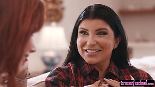 Wet mommy got shagged by steamy shemale