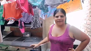 I Fuck My Stepmother in the Patio of the House While She Is Alone and I Give Her a Valentine's Gift