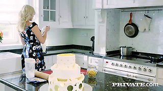 hot housewife's asshole gets eaten with cream