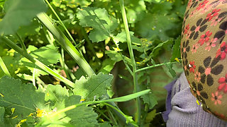 Desi Girlfriend Outside Injoy, Full XXX Video