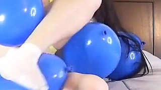 I Love the Way the Latex Balloons Feel on My Skin, I Can't Help but Keep Rubbing Them All Over Me!!