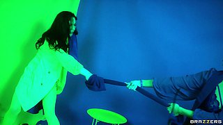 Yellow Vs Blue, Me Vs You With Aila Donovan , Whitney Wright, Ricky Johnson - Brazzers