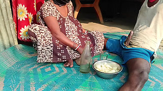 Desi bhabhi ke sath daru Piya aur majakiya