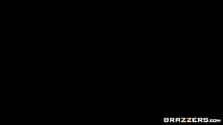 Red Light Romp With Isiah Maxwell, Gia Dimarco - Brazzers