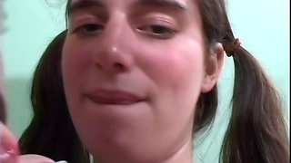 Trashy chicks in foursome fuck