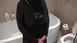 Perverted British Man Fucks His Muslim Cleaning Maid